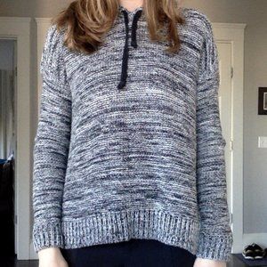 Hooded sweater sweatshirt